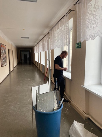 Администрация и весь педагогический коллектив школы выражают искреннюю благодарность Александру Ковалеву за бескорыстную помощь в ремонте.